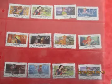 12 timbres oblitérés "contes de Disney"