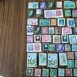 donne timbres collection étrangers 1lot par envoie n22