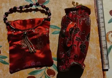 petits objets pour jouer ou décorer