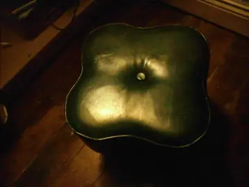 PETIT TABOURET VERT - PIED ACAJOU