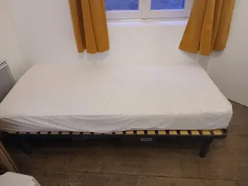 sommier et matelas mousse à mémoire de forme en 90 neuf