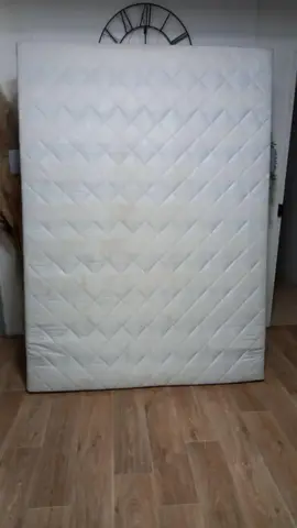 A donner sommier su pieds 140x190