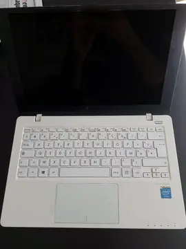 Ordinateur portable Asus X200M sans batterie