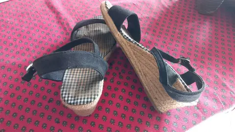 chaussures couleur noire, pointure 40