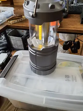 Lampe de camping LED à piles