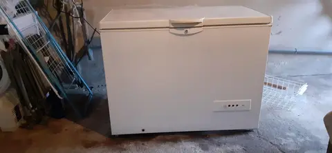 Congélateur bahut 220l bon état fonctionne très bien