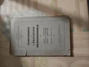 vieux livre de lycée professionnel