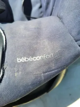 A Donner siège enfant "BébéConfort" sécurisé pour auto