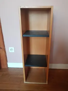 Étagère en bois.
