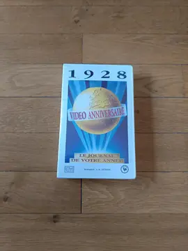 cassette VHS encore emballée