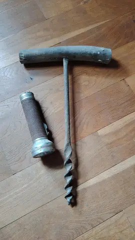 Ancien outil