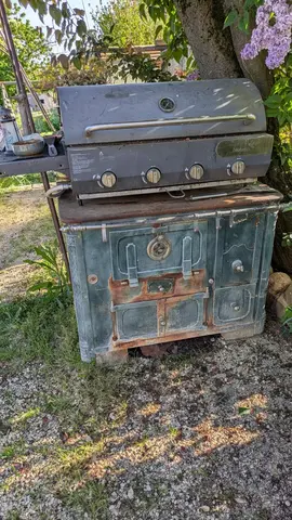 vieux poêle à bois