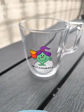 une petite tasse mc Donald's