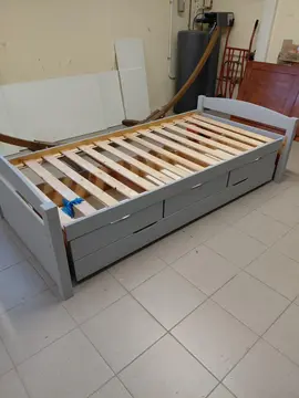 lit gigogne avec tiroirs et les 2 matelas