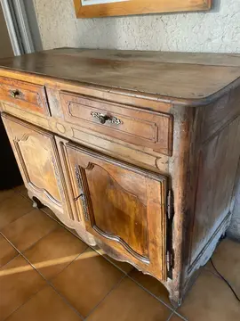 buffet d’en bois à restaurer