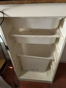 meuble 1m40 avec bac en plastique