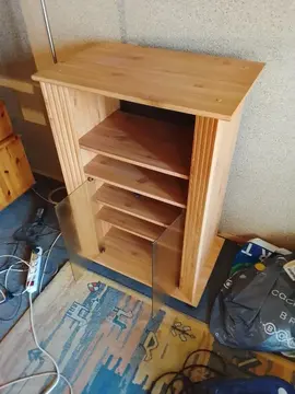 meuble en pin à roulettes