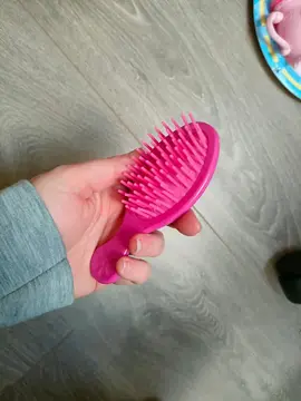 brosse pour poupée