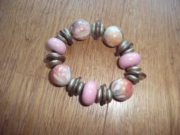 Bracelet pour poignet "assez fort"