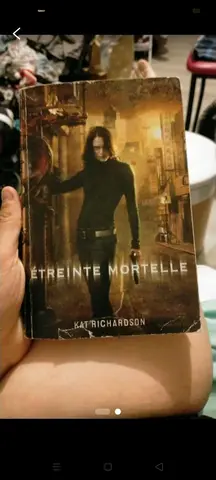 livre étreinte mortelle