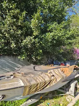 Bateau avec remorque