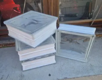 Donne 4 pavé de verre 20×20