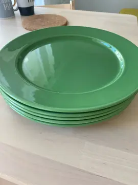 grandes assiettes vertes
