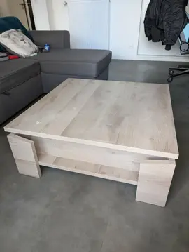 Table basse carrée 87x87 cm – Décor Chêne clair – Avec rangement