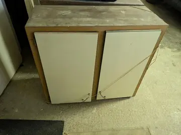 2 meubles de rangement garage