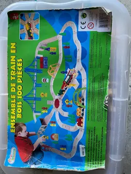 ENSEMBLE DE TRAIN EN BOIS 100 PIECES