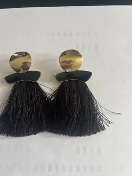 boules d’oreilles à frange noir