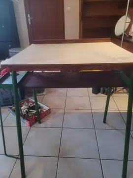 bureau écolier enfant