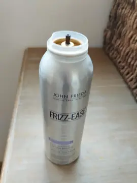 mousse coiffante Frizz-Ease boucles idéales