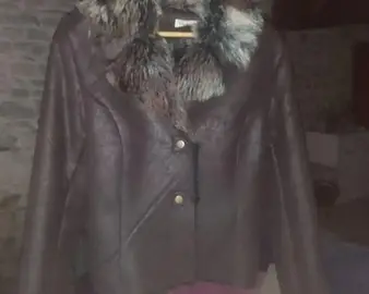 manteau court fausse fourrure
