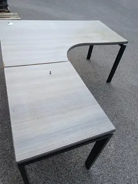 Table d'angle type bureau