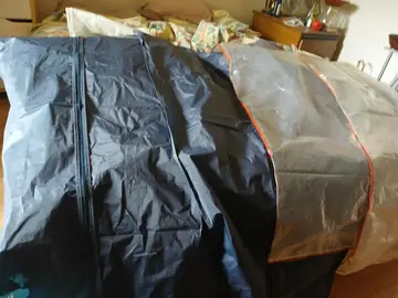 4 housses à vêtements