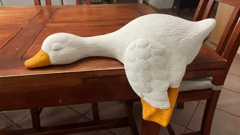 Oie décorative en terre cuite