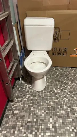 wc bon état à prendre rapidement sinon déchèterie