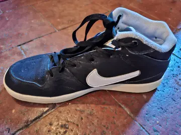 Paire de (vraies) Nike