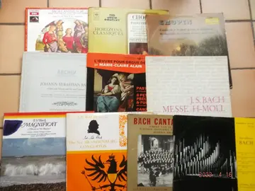 Lot de plusieurs Centaines de disques 33 Tours