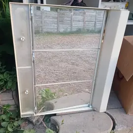 armoire à pharmacie