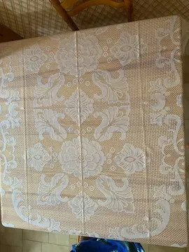 nappe en dentelle polyester 210cm par 145cm
