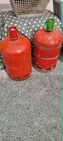 2 bouteilles de gaz Butane (vide )