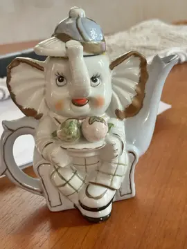 Théière éléphant en ceramique