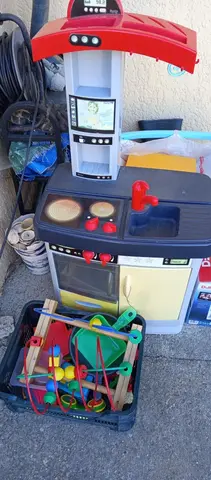 DIFFERENTS JOUETS LIVRES