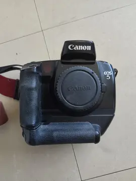 appareil photo argentique Canon Eos 5