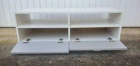 petit meuble blanc avec 2 tiroirs pour support de la television ou autres