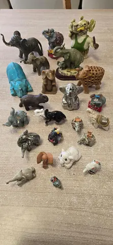 lot collection d'éléphants
