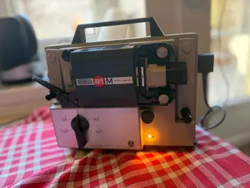 projecteur EUMIG Mark M super 8 et single 8