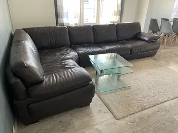 Beau canapé, large et confortable